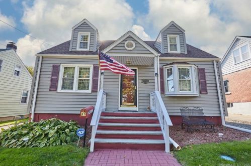 85 Northfield St, Bridgeport CT  06606-4050 exterior