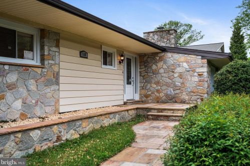 8318 Fairview Rd, Melrose Park PA  19027-2121 exterior