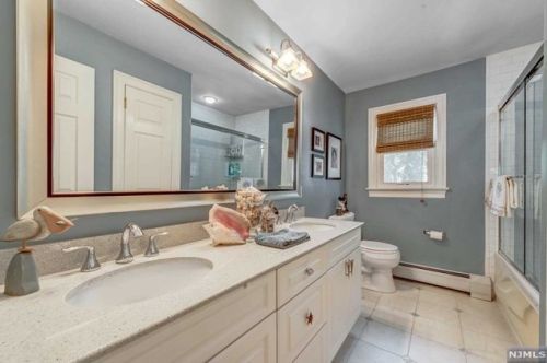 432 Hillside Ave, Allendale NJ  07401-1113 exterior