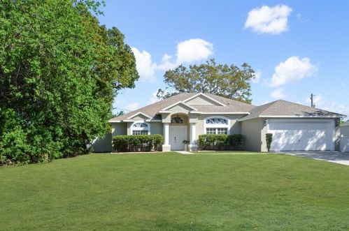 2460 Greenbrier St, Deltona, FL 32738-8833