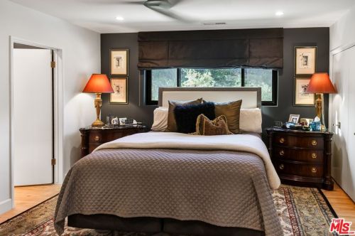 3584 Sepulveda, Van Nuys CA 91402-4305 exterior