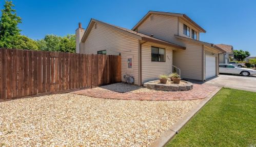 361 Sherry Dr, Ukiah CA  95482-3388 exterior