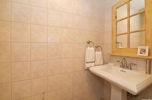 50 Burton Ave, Woodsburgh NY  11598-1750 exterior