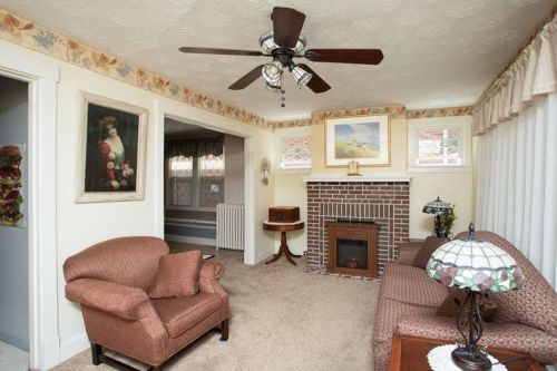 1127 Berkshire Ave, Pittsburgh PA  15226-2220 exterior