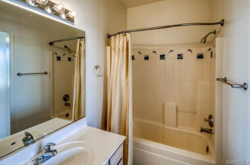 1895 Corwin Rd, Bullhead City AZ  86442-8774 exterior