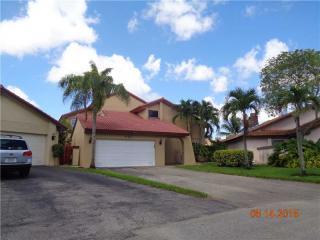 6123 174th Ter, Hialeah, FL 33015-4526