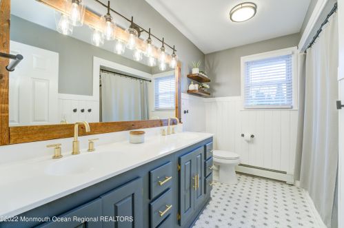 528 Devon St, Lacey NJ  08731-2328 exterior