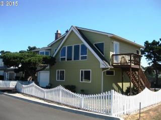 1495 Beach Loop Dr, Bandon OR  97411-8801 exterior