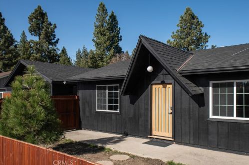 700 Country Club Blvd, Big Bear City CA  92314 exterior