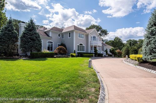 24 Dora Ln, Holmdel Village NJ  07733-1671 exterior