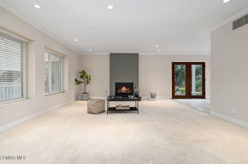 2005 Hull Ct, Simi Valley CA 93063-3701 exterior