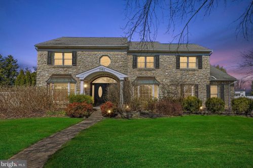 1984 Blue Fox Dr, Lansdale, PA 19446-5500