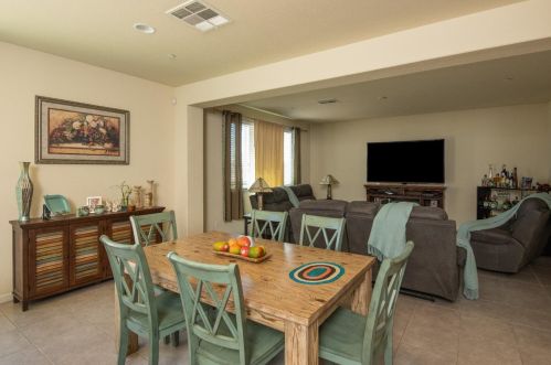 730 Sawtooth St, Manteca CA  95337-7827 exterior