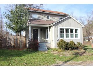 2 Locust Grv, Greenock, PA 15047-1131