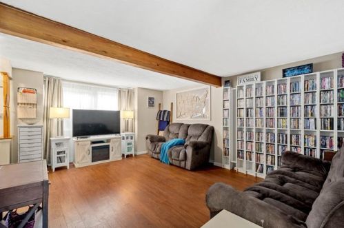 3138 Laurel Ridge Cir, Bridgeville PA  15017-1655 exterior