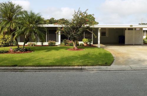 719 Dolphin Dr, Tavares, FL 32778-4532