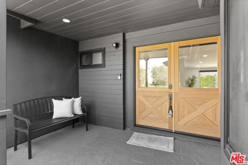 5254 Buffalo Ave, Van Nuys CA  91401-5929 exterior