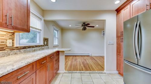 31 Midvale Ave, Lake Hiawatha NJ  07034-1008 exterior