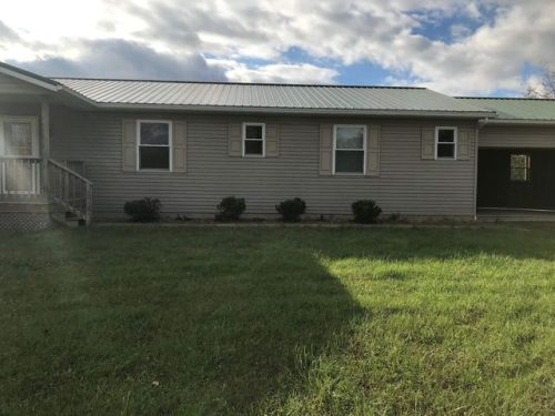 63031 Frankfort Rd, Salesville, OH 43778-9611