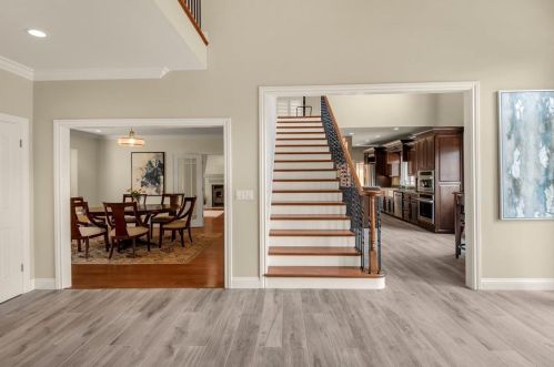 18660 Castle Lake Dr, Morgan Hill CA  95037-9472 exterior