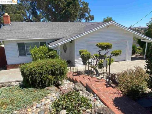 342 Summit Dr, Pinole, CA 94564-1623