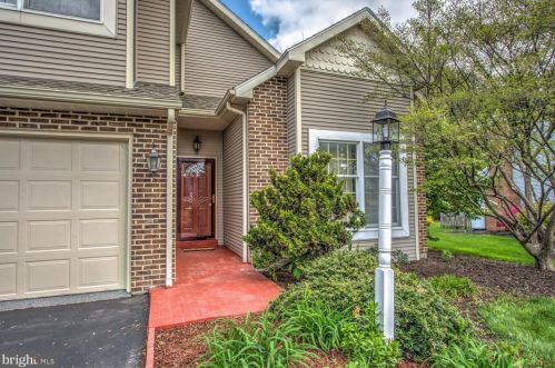 235 Jefferson Dr, Ephrata, PA 17522-9639