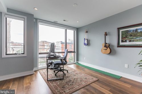310 Fairmount Ave, Philadelphia PA  19123-2931 exterior