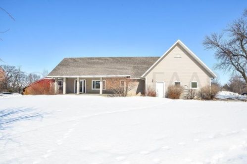 422 Olson Dr, Mayville, ND 58257-1145