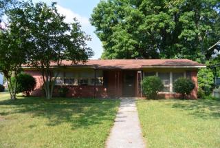 3211 London Rd, Greensboro, NC 27405-4126