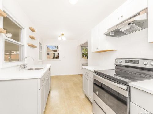 40 Glen Ave, Rye Brook NY  10573-2636 exterior