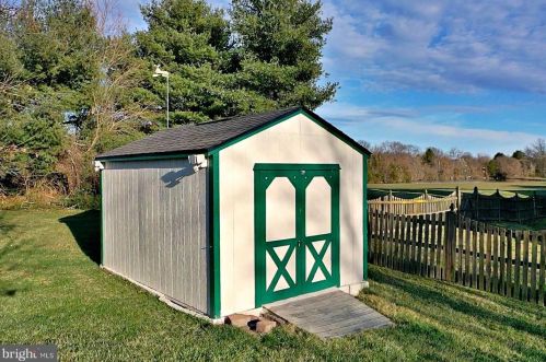 164 Pebble Beach Dr, Charles Town WV  25414-4074 exterior