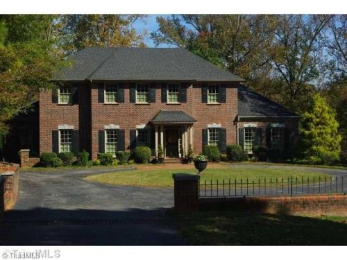 1619 Fairway Dr, Reidsville, NC 27320-5411