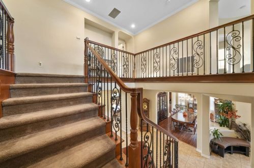 1050 Straightaway Ct, Oceanside CA  92057-1949 exterior