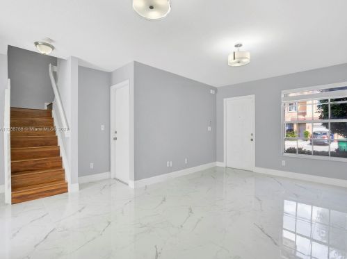 8664 22nd Ct, Hollywood FL  33025-2040 exterior