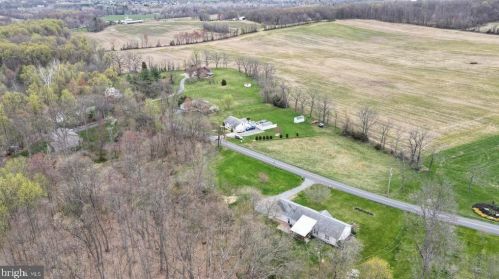 60 Cold Springs Rd, Carlisle PA 17015-9113 exterior