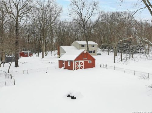 56 Great Ring Rd, Sandy Hook CT 06482-1605 exterior