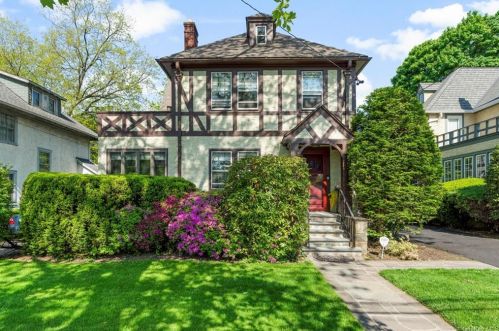 541 Second Ave, New Rochelle, NY 10803-1114