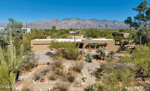 3981 San Simeon Dr, Tucson, AZ 85718-6134