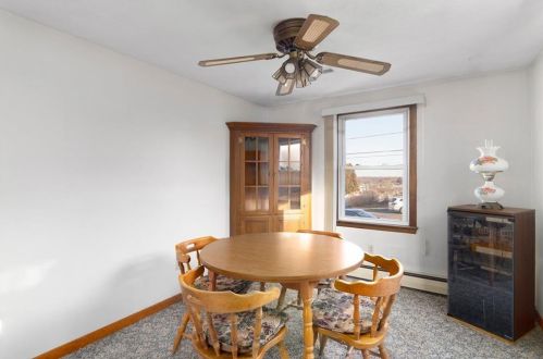 59 Grinnell Ave, Tiverton RI  02878-1901 exterior