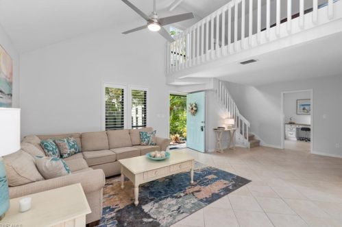 1281 Solana Rd, Naples, FL 34103-3385