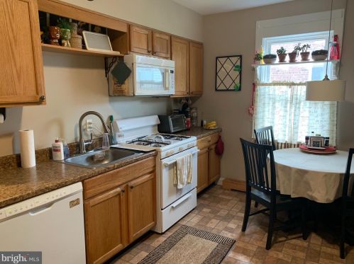 203 Woodlawn Ave, Florence NJ  08518-1011 exterior