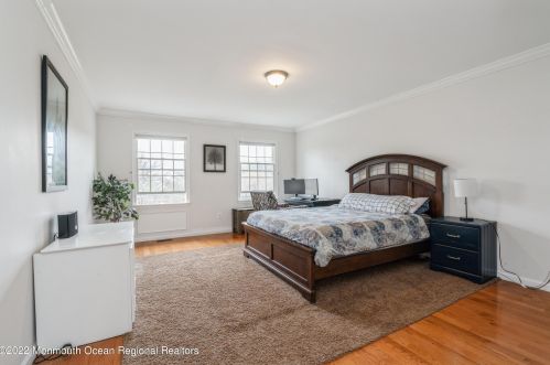 1 Vail Ln, East Freehold NJ  07728-8487 exterior