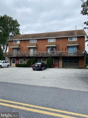 226 Ulrich Ln, Dauberville, PA 19533-9337