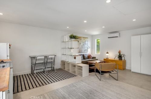 4262 Lemp Ave, North Hollywood CA  91604-2811 exterior