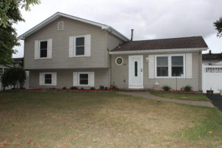 1233 Pacific Ave, Beachwood, NJ 08722-4417