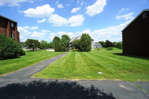 1 Tsienneto Rd, Derry NH  03038-1500 exterior