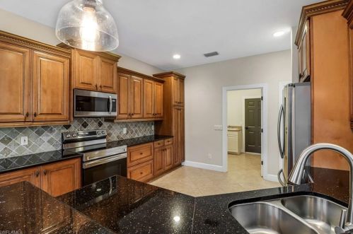 16200 Parque Ln, Naples FL  34110-2826 exterior