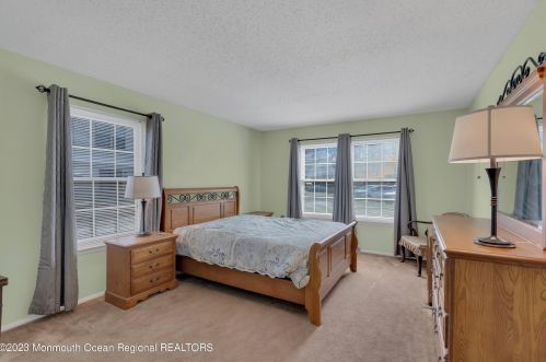 1110 Lilly Ln, Jackson Twp NJ  08527-4142 exterior
