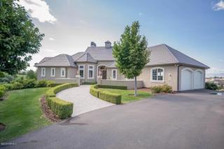 7002 Scenic Dr, Yakima, WA 98908-1045