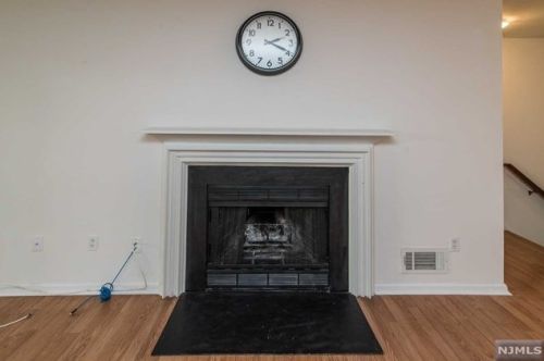 3710 Mark Twain Way, Mahwah NJ  07430-3477 exterior